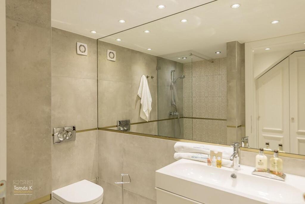 Ferienwohnung Bpr The Golden Astoria With Balcony And A/C Budapest Exterior foto