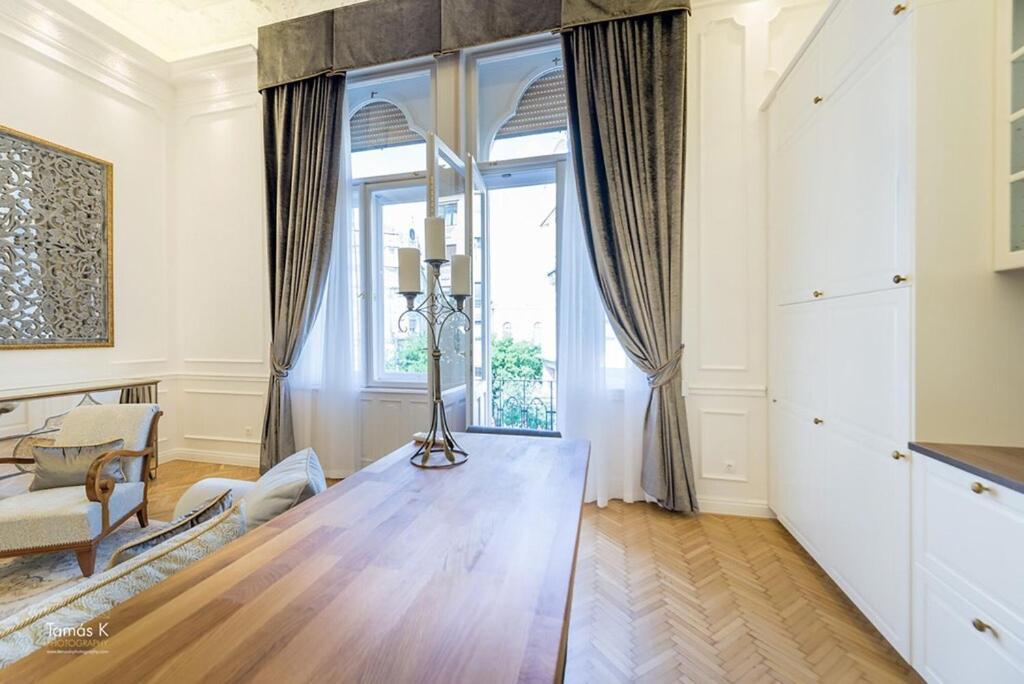 Ferienwohnung Bpr The Golden Astoria With Balcony And A/C Budapest Exterior foto